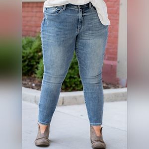 Judy Blue Lewes Mid Rise Ankle Skinny Size 14W